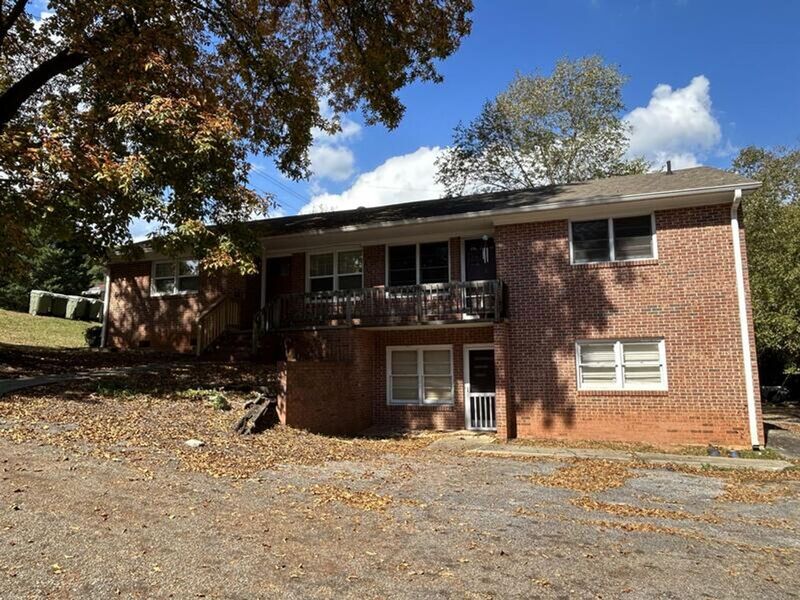 Clemson Condo: 816 College Avenue