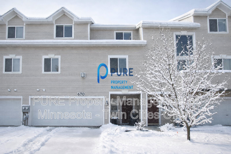 Woodbury Townhome: 670 Kingfisher Ln