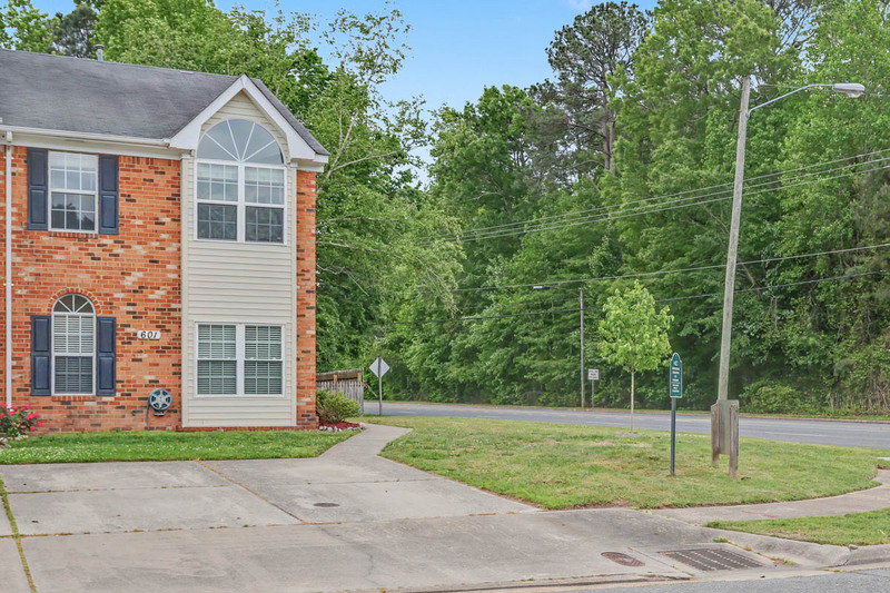 Chesapeake Townhome: 601 Huntly Dr - 1