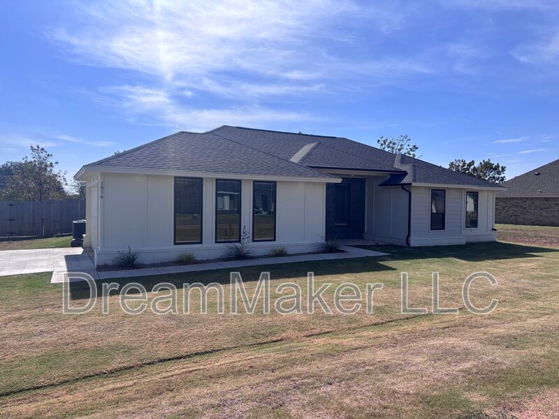 Goldsby House: 1016 Apple Blossom Way