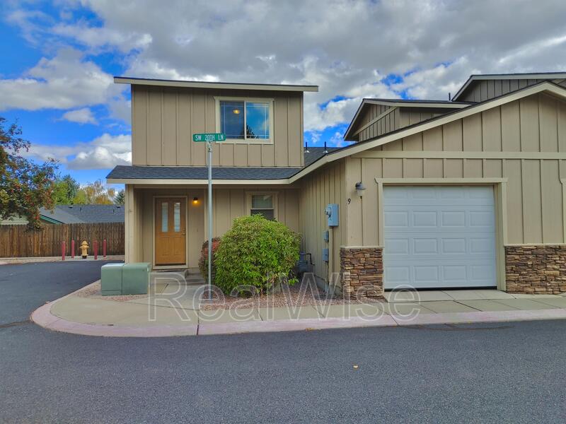 Redmond Townhome: 2250 SW 21st St