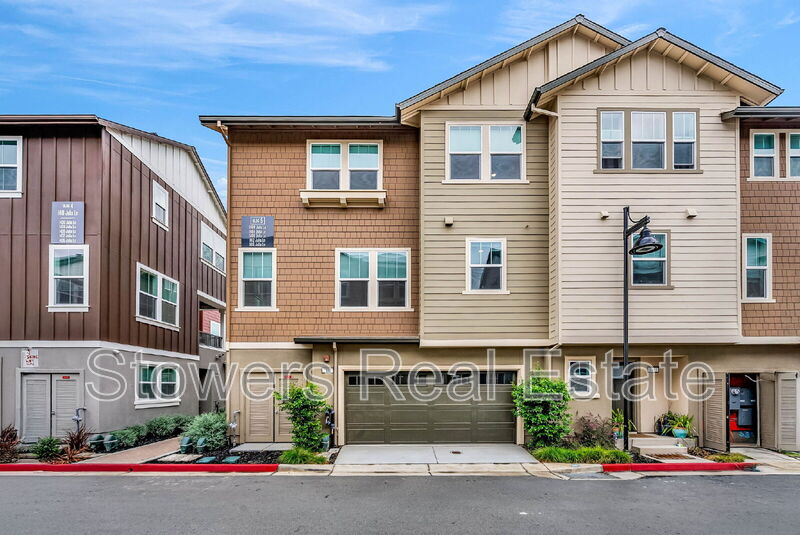 Concord Condo: 1416 Julia Lane