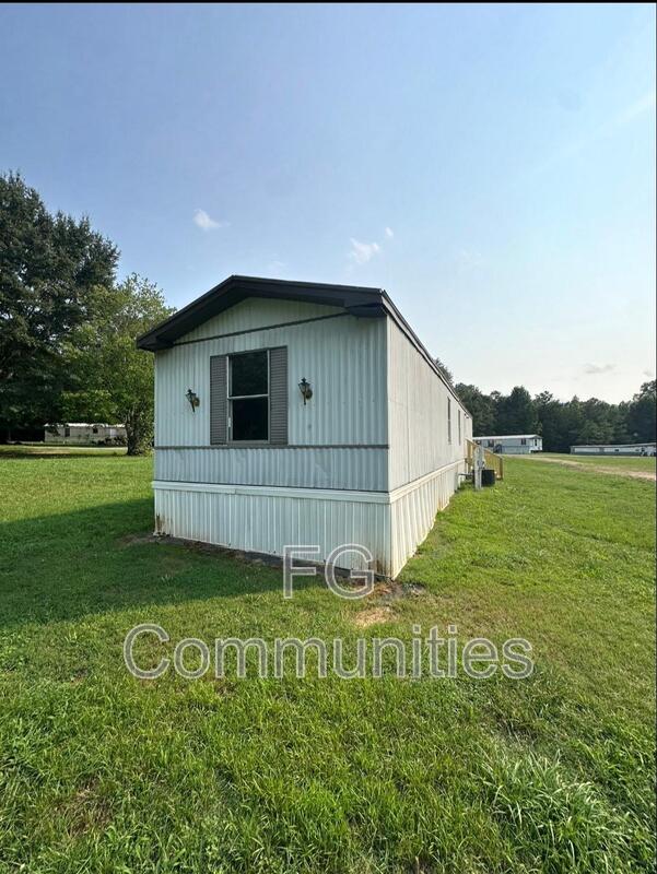 Ellenboro House: 188 Golden Oaks Ln