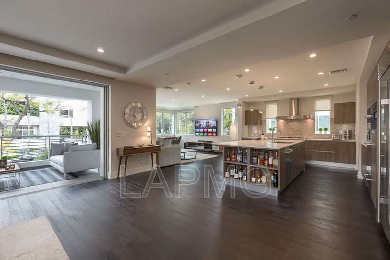 Beverly Hills House: 450 N. Palm Drive
