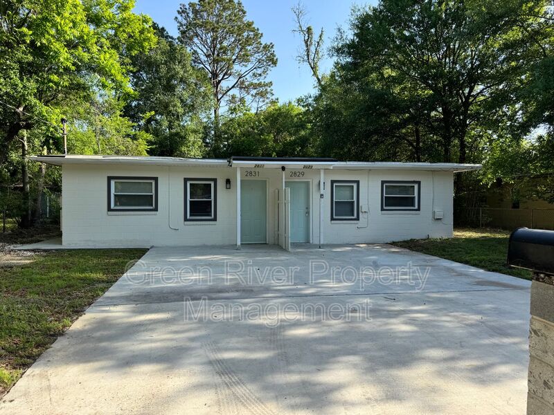Jacksonville House: 2831 West 6th Street