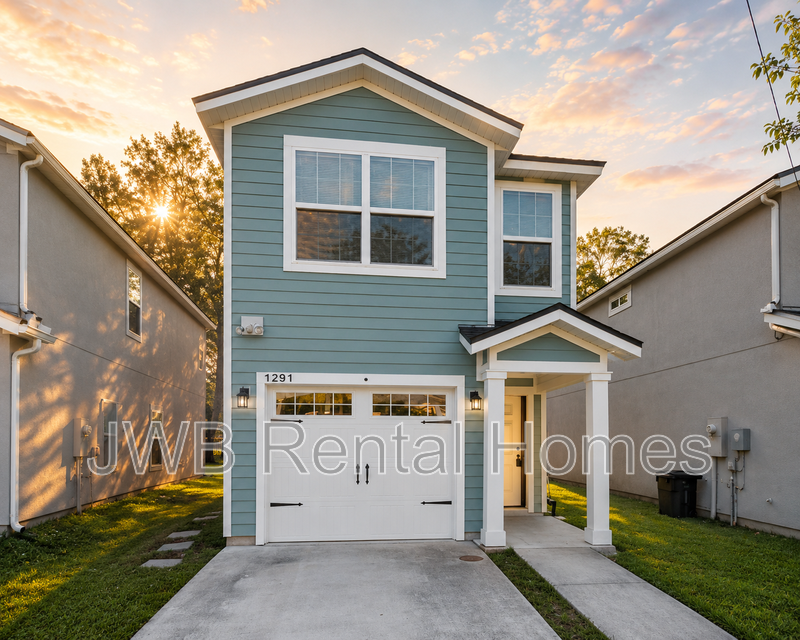 Jacksonville House: 1291 Neva St