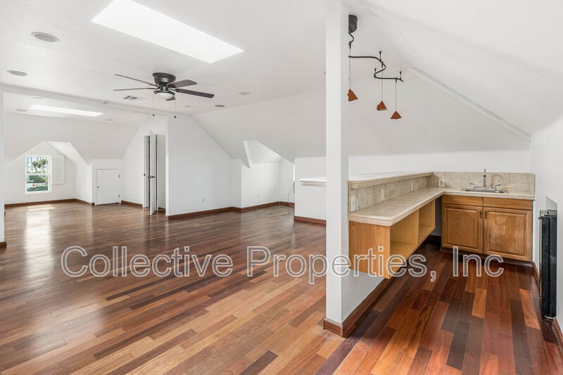 San Diego House: 2084 Kearney Avenue