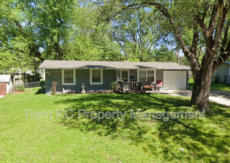 Independence House: 412 N Cochise Dr