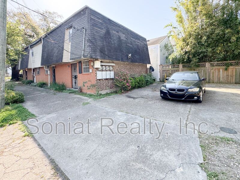 New Orleans Condo: 1342 Elysian Fields Ave