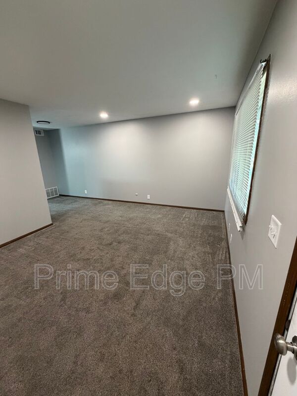 Lincoln House: 4520 Calvert Street