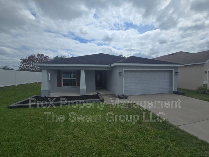 Lakeland House: 1906 Danes Ct