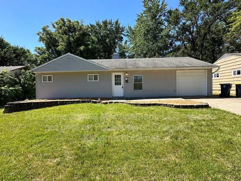 Kansas City House: 7803 E 107th St