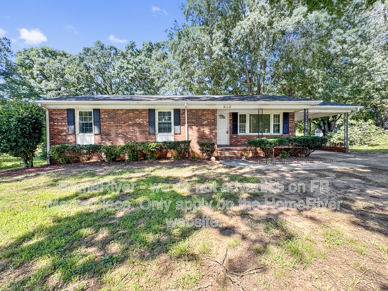 Kernersville House: 610 Hopkins Rd