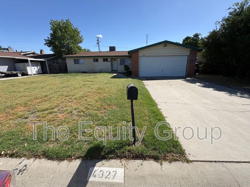 Visalia House: 4327 W. School Ave