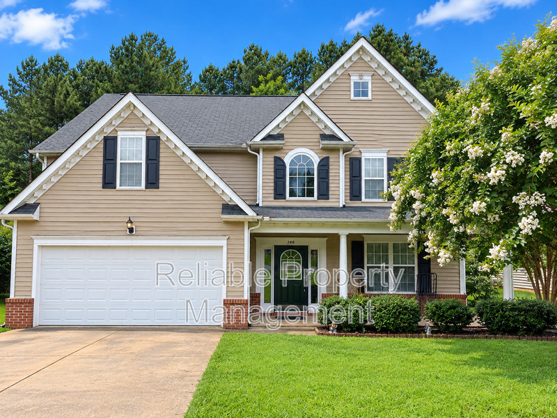 Clayton House: 149 Pearson Pl