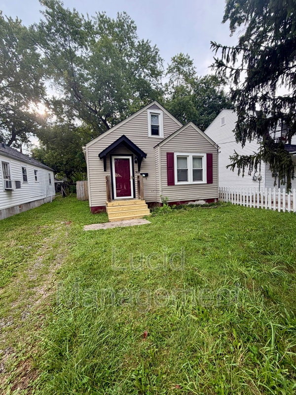 Louisville House: 3159 Lentz Avenue