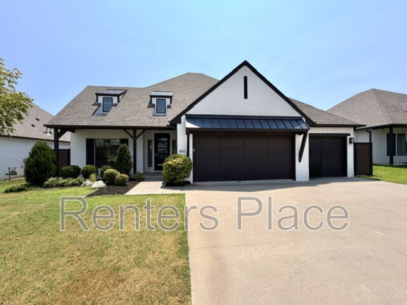 Broken Arrow House: 803 East Delmar Place