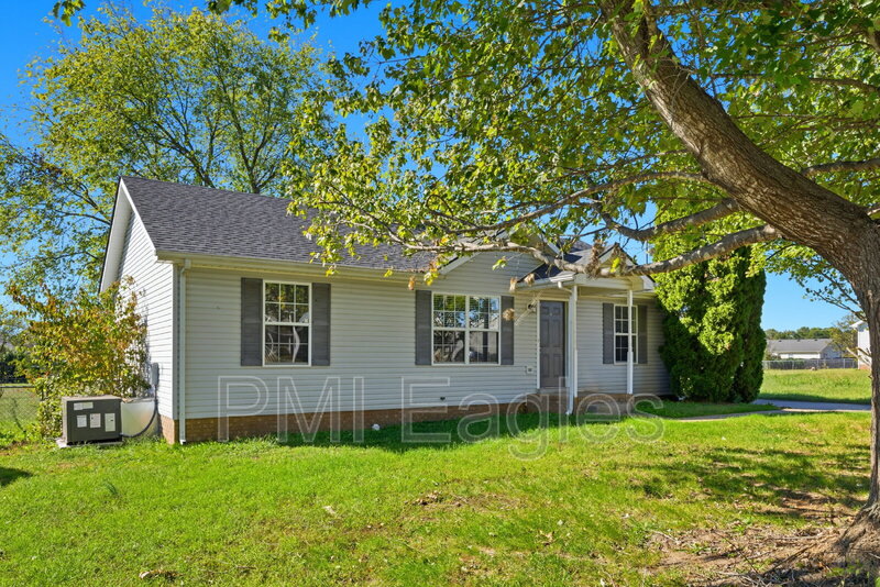 Oak Grove House: 112 Waterford Drive