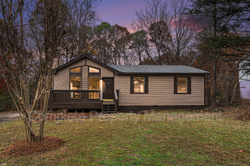 Center Point House: 784 15th Court Northwest