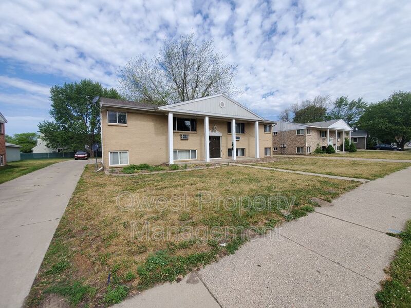 Wyoming Condo: 3027 Taft Ave SW