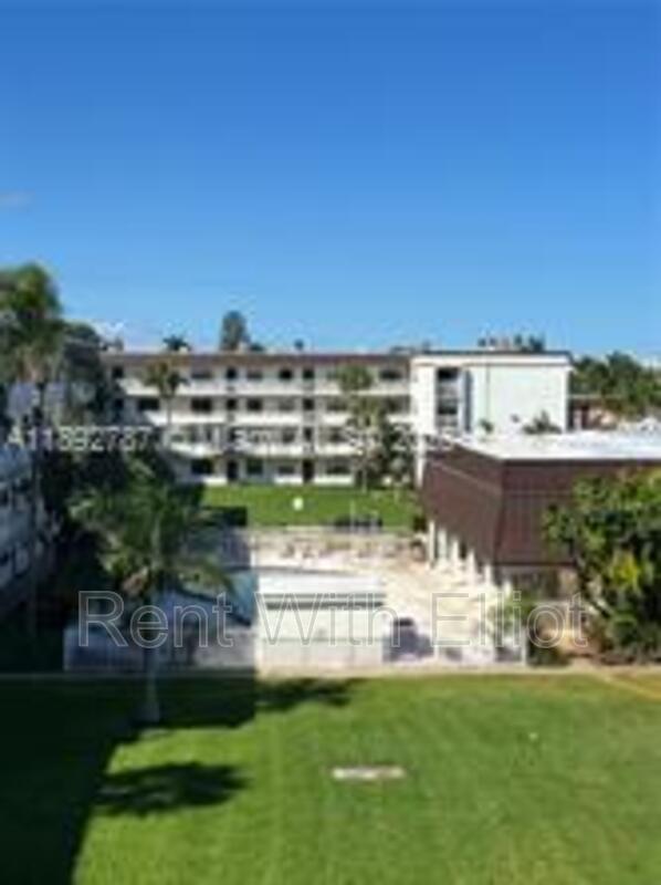 Dania Beach Condo: 500 NE 2 St