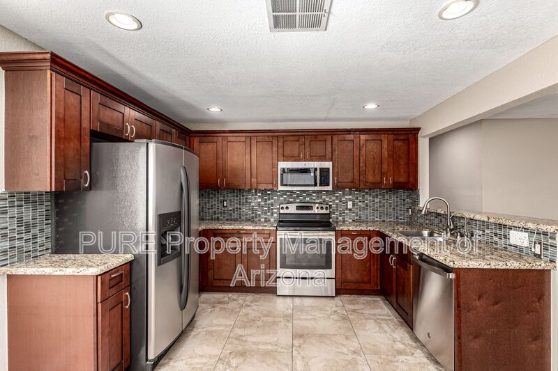 Mesa House: 1817 W Portobello Ave