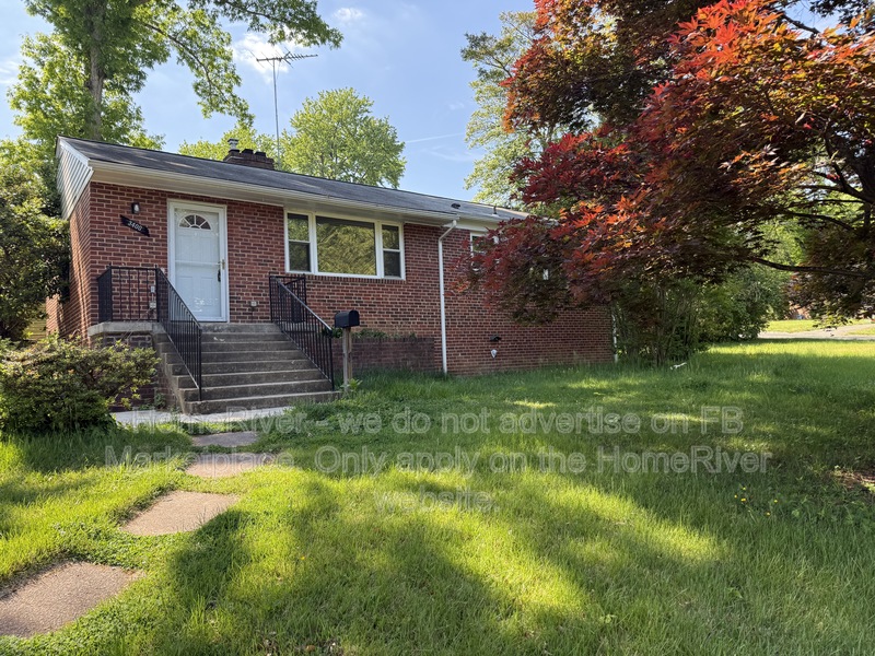 Falls Church House: 3400 Radnor Pl