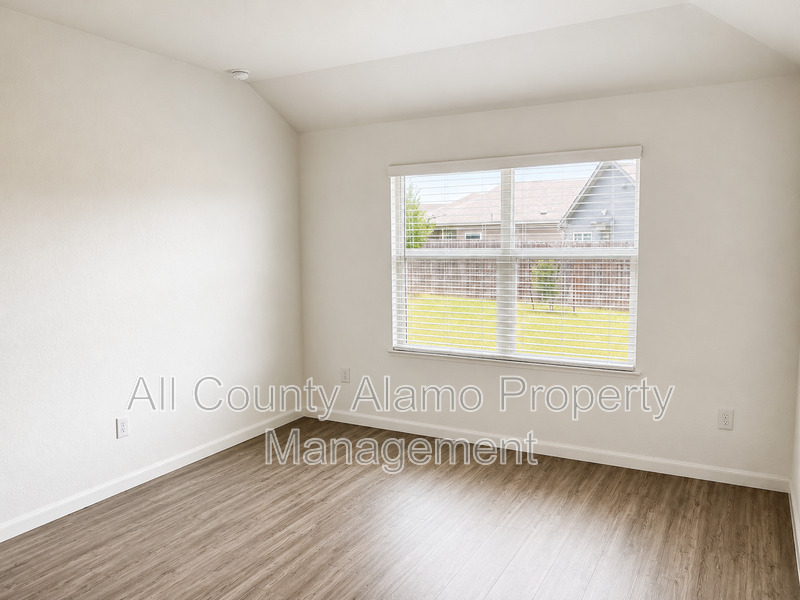 Main Rental Photo 17