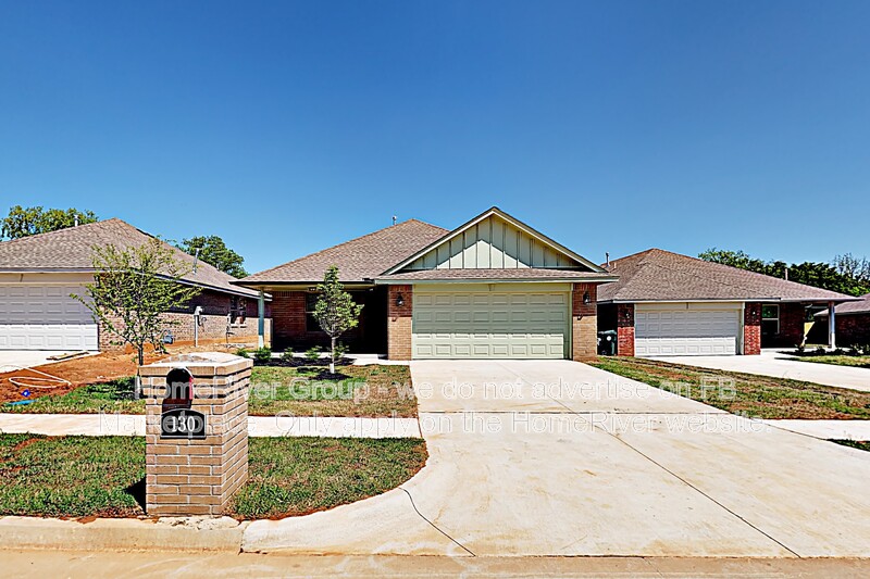 Midwest City House: 130 Saint Charles Way