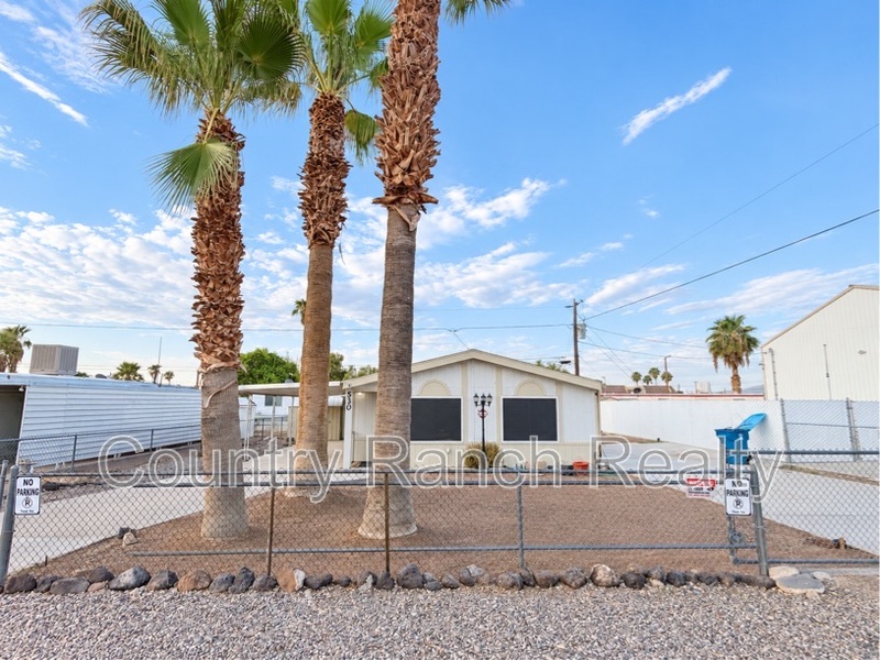 Bullhead City House: 530 Havasu Lane