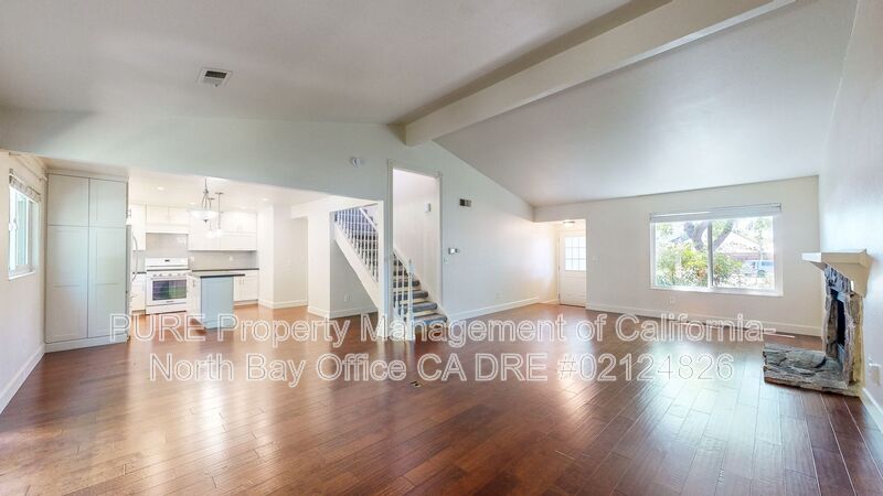 Santa Rosa House: 360 Manka Circle