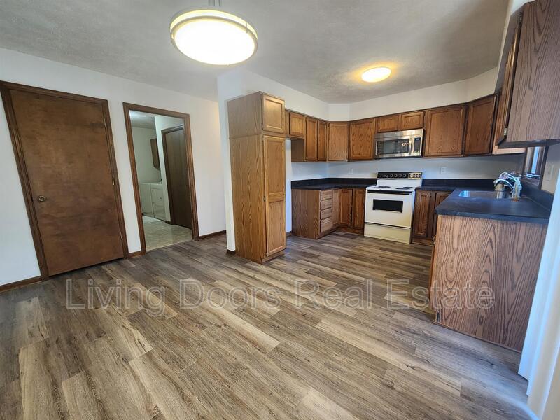 Seward House: 1710 Eastridge Ave