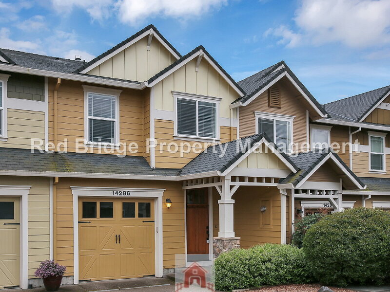 Oregon City Townhome: 14286 Russ Wilcox Way