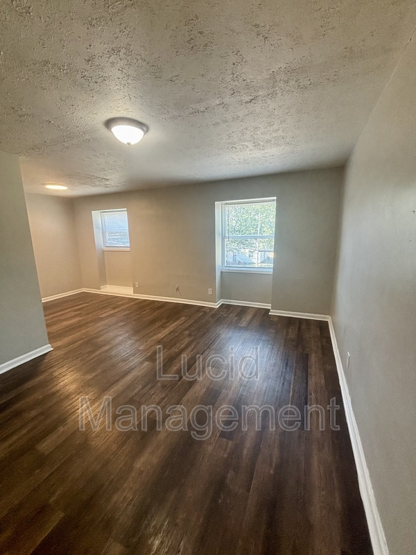 Louisville Condo: 3409 Shanks Lane - 6