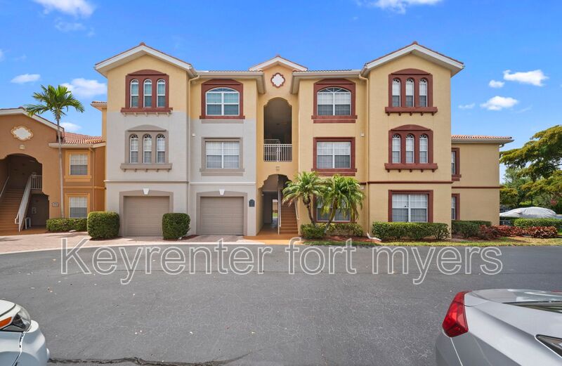 FORT MYERS House: 11400 OCEAN WALK LN 214
