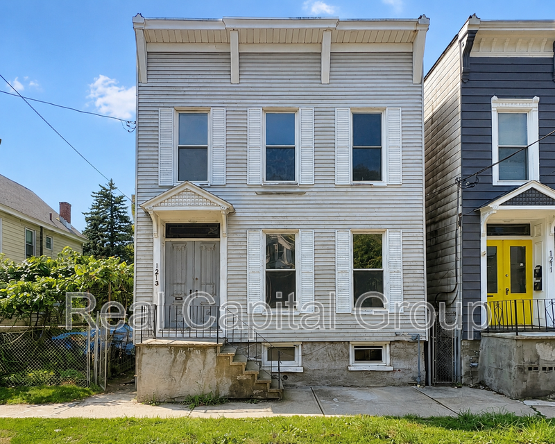 Troy Condo: 1213 Jacob St.