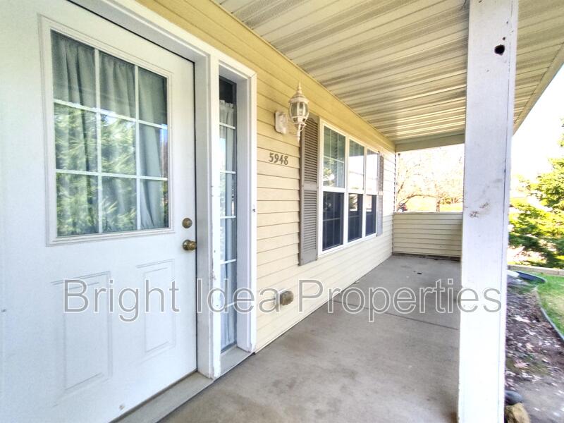 Stillwater House: 5948 Oakgreen Avenue North