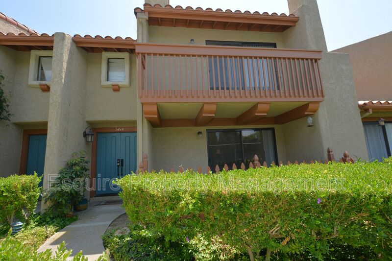 CAMARILLO House: 564 ROSEWOOD AVE