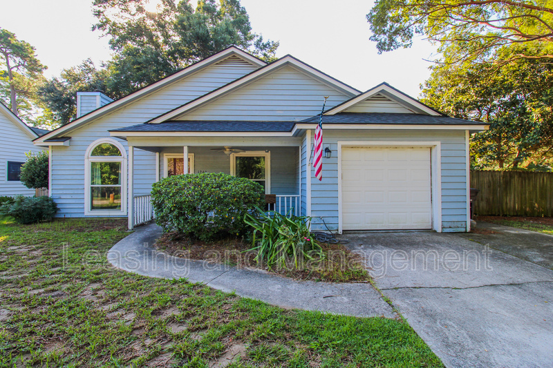 Mount Pleasant House: 1240 Llewellyn Road