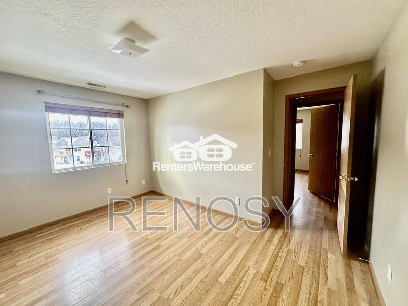 Urbandale Condo: 5924 Sutton Place