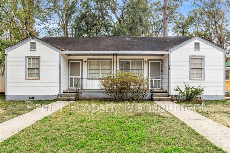 Savannah Condo: 215 West 73rd Street