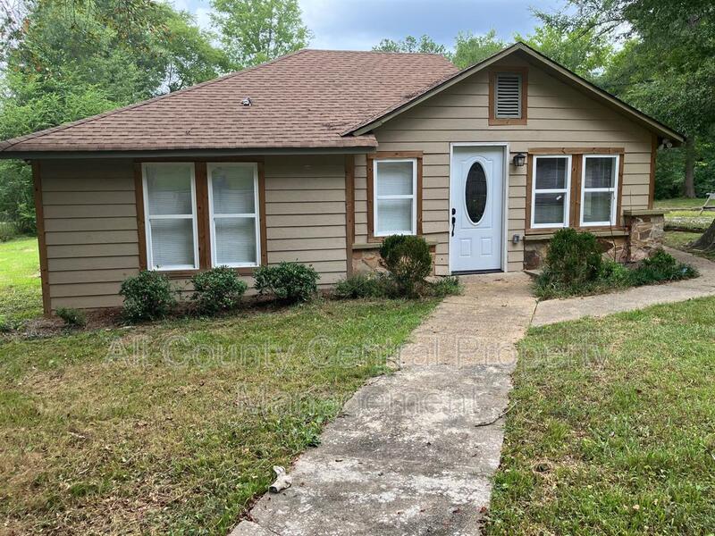 Besssemer House: 3115 Parkwood Rd