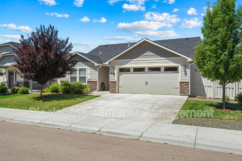 Middleton House: 644 Stanley Lake Street