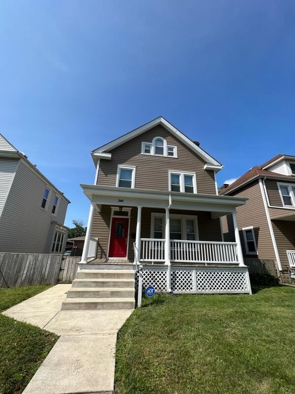 Columbus House: 366 E. 13th Avenue