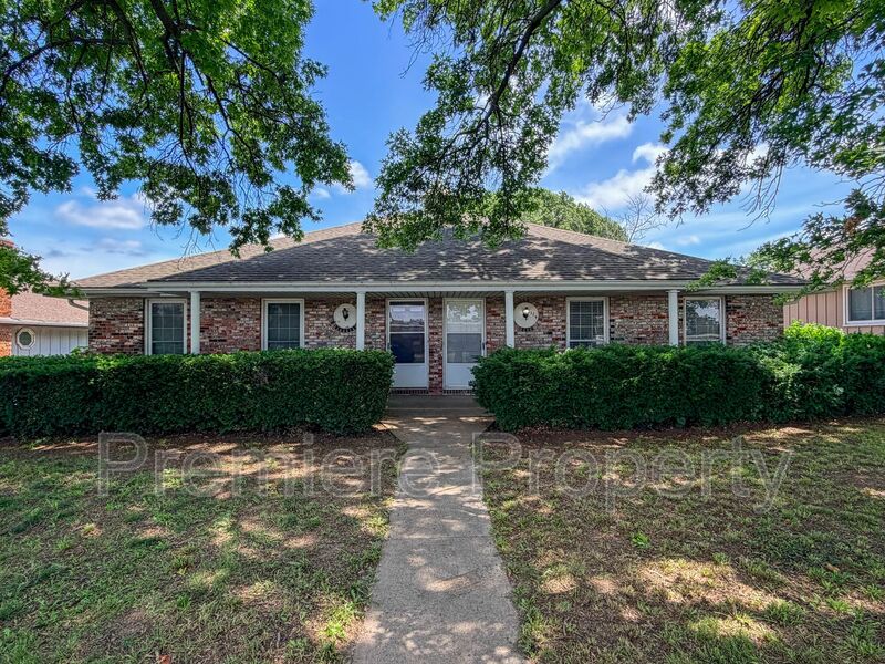Kansas City Townhome: 4329 Sterling Ave