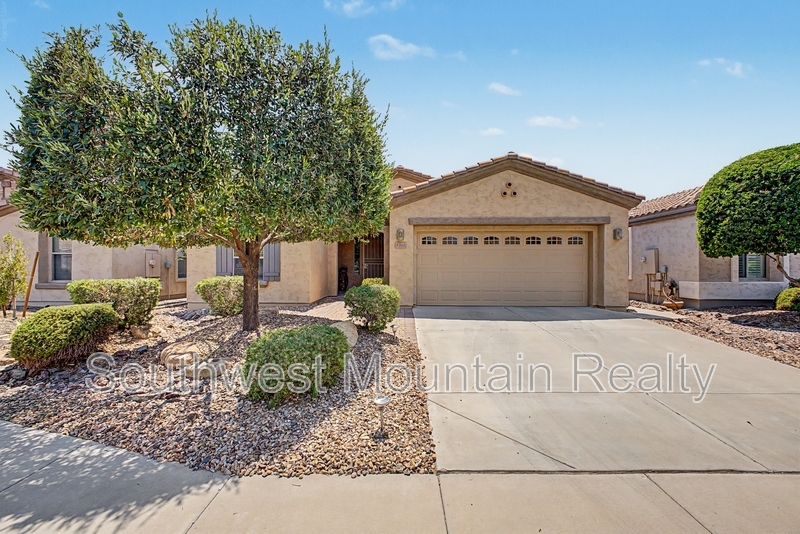 Gilbert House: 4265 E Azalea Dr