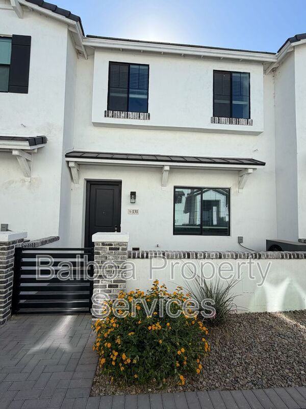 Mesa Townhome: 3230 E Thomas Rd