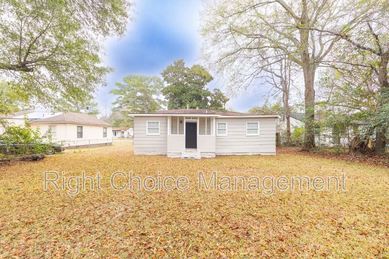 Columbus House: 519 Parkchester Dr