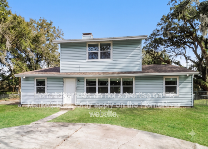 Tampa House: 3811 E Palifox St