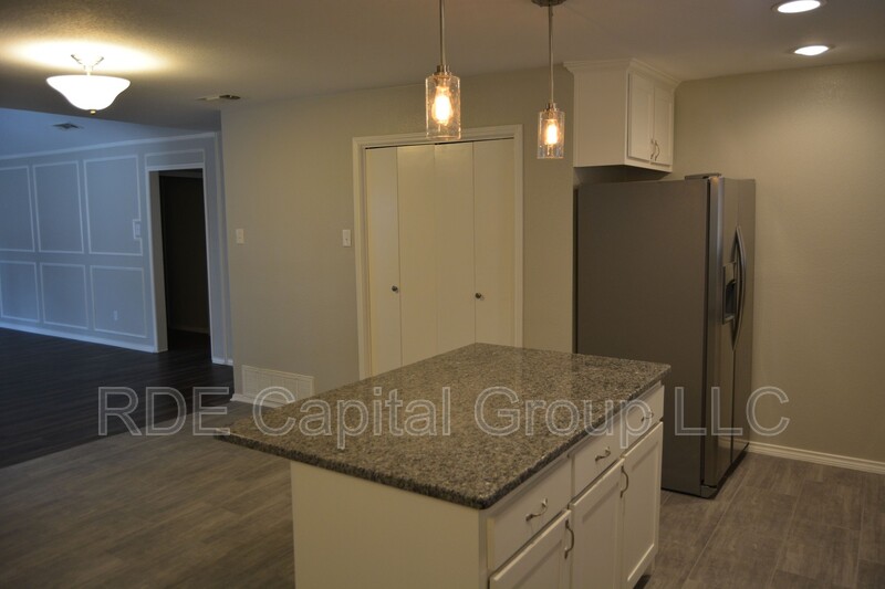 Arlington House: 4611 Rockland Drive